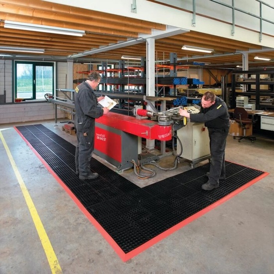NoTrax Cushion-Tred 543 Drainage Anti-Fatigue Mat 2 ft x 3 ft Black - Image 4