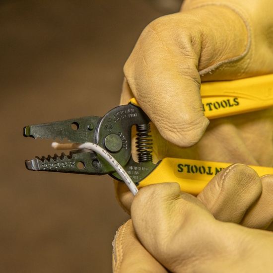 Klein Tools 11045 Wire Stripper/Cutter (10-18 AWG Solid) - Image 9