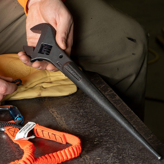 Klein Tools Adjustable Spud Wrench, 10-Inch, 1-7/16-Inch, Tether Hole - Image 7