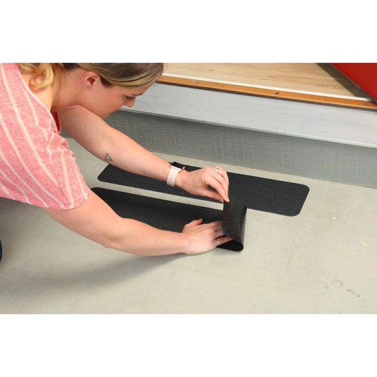 Anti-Slip Grit Stair Treads Commercial Grade Black - Image 1