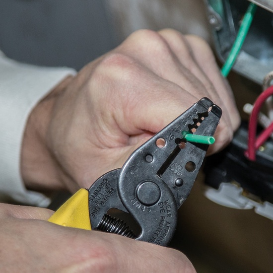 Klein Tools 11045 Wire Stripper/Cutter (10-18 AWG Solid) - Image 6